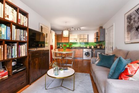 2 bedroom flat to rent - Photo 2