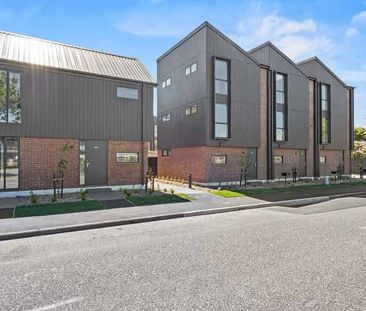 2/226 Blenheim Road - Photo 1