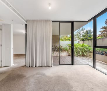One Bedroom Apartment with Oversized Courtyard - Photo 1