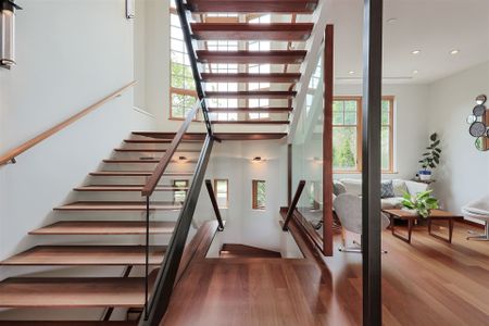 For Lease - 89 Kingsway Crescent, Toronto, Ontario - Photo 4