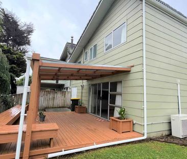 BEAUTIFUL 3 BEDROOM HOME WITH GREAT INDOOR OUT... - Photo 5