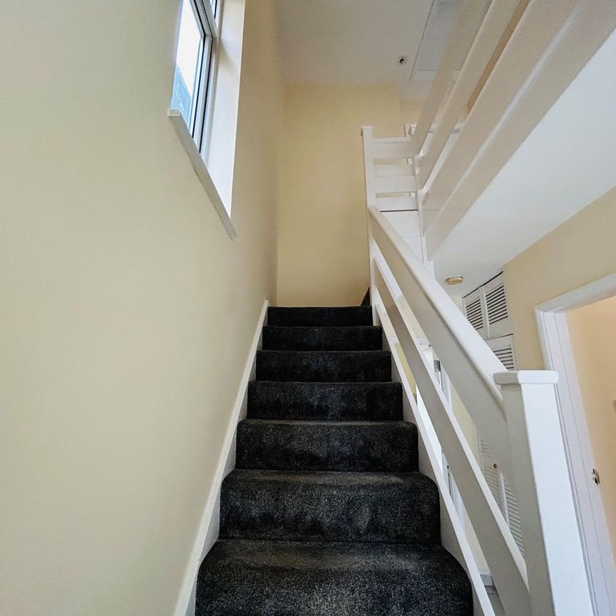 4 Bed Semi-Detached House, Ley Street, IG2 - Photo 1