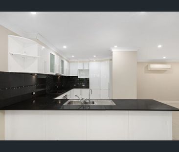 8 Stockman Crescent, Mudgeeraba, Qld 4213 - Photo 1