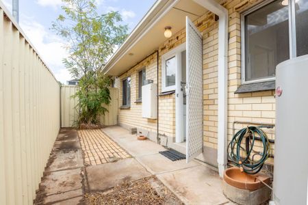 Stylish & Low-Maintenance Living Just Minutes from the City - Photo 5
