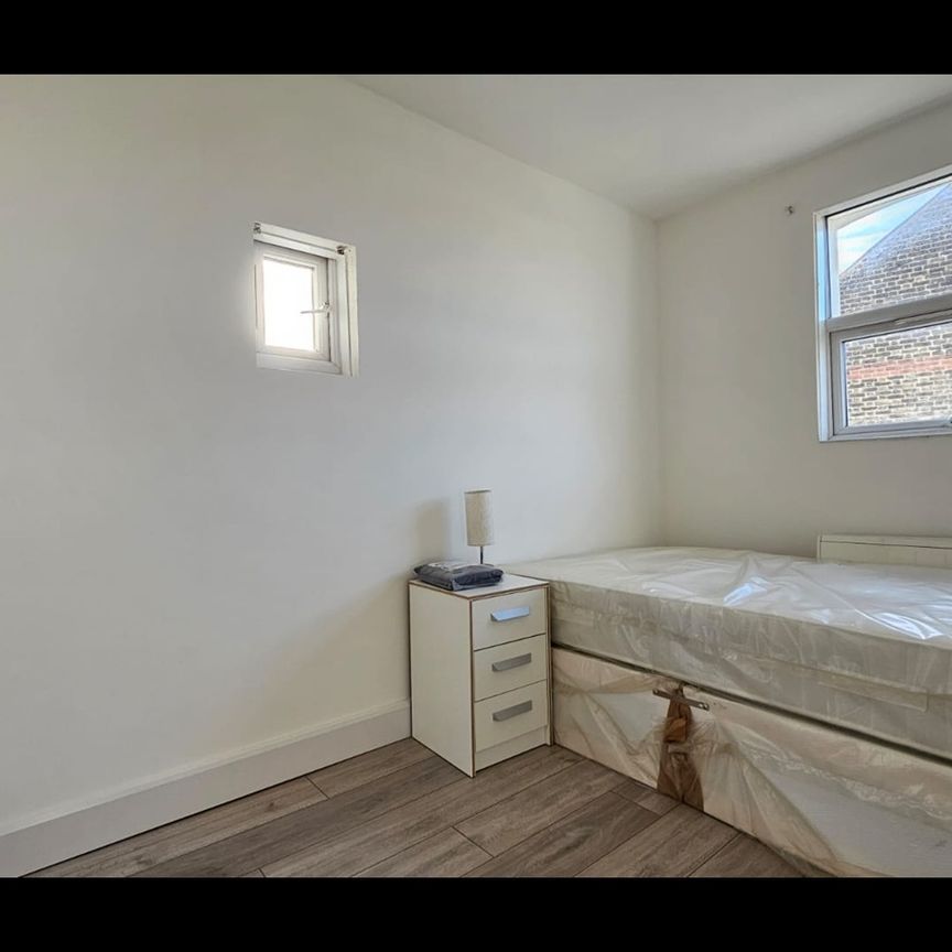 Studio Flat, Shelbourne Road, N17 - Photo 1