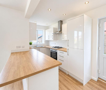 3 bedroom semi-detached house to rent - Photo 6