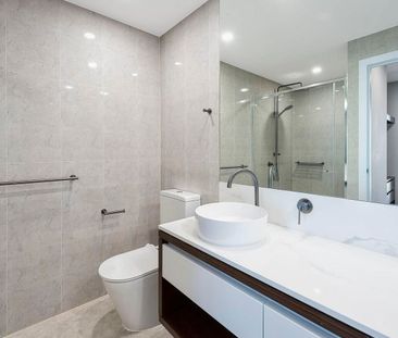 Stylish Broadbeach Apartment with Ocean & City Views - Photo 5