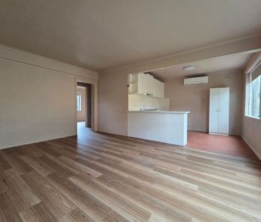 Neat and Tidy Two Bedroom Home near M-City - Photo 4
