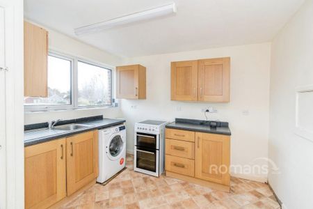 3 bedroom flat to rent - Photo 5