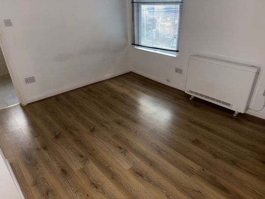 1 Bed Flat, Aylestone Road, LE2 - Photo 1