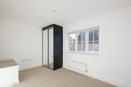 3 bedroom detached house to rent - Photo 3