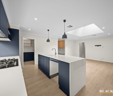 122 Kitchener Street, Garran ACT 2605 - House For Rent | Domain - Photo 1