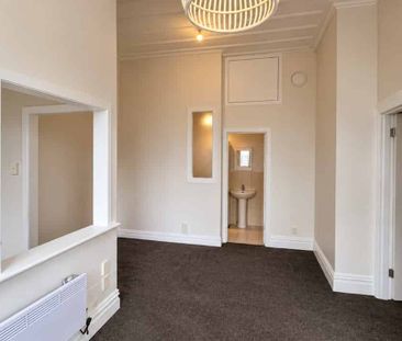 Tidy unit and great location! - Photo 5