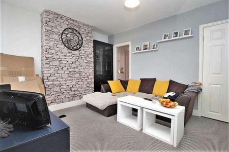 Bedroom House - Dorset Street, Reading, RG30 - Photo 3