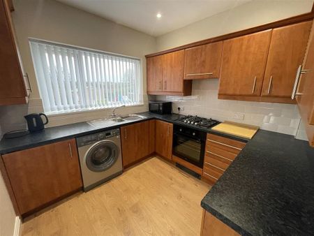 2 bedroom semi-detached house to rent - Photo 3