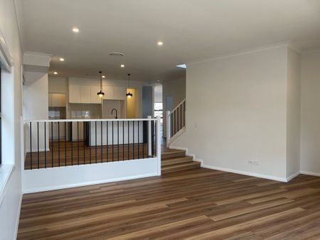 Brand New Luxury Home - Photo 3