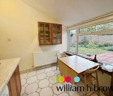 Bishopsfield, Harlow - Photo 1