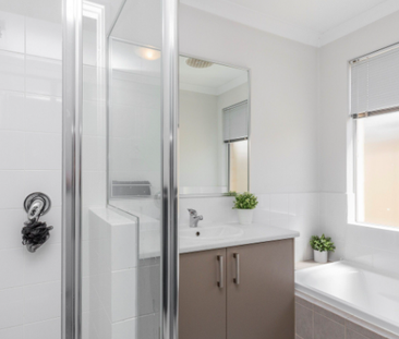 33 Allamanda Gate, Helena Valley WA 6056 - House For Rent - $800 | ... - Photo 2