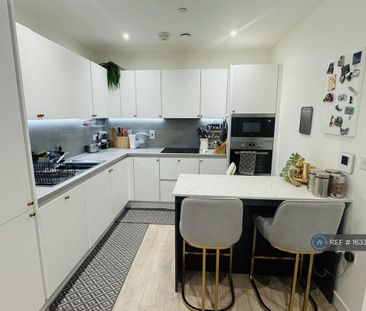 2 bedroom flat to rent - Photo 2