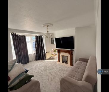 4 bedroom semi-detached house to rent - Photo 1
