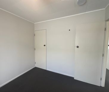 COMFORTABLE TWO BEDROOM UNIT - CLOSE TO HOSPITAL - Photo 3