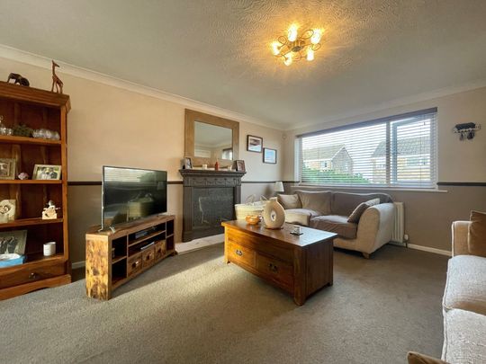 Daisy Hill Avenue, Leeds, Morley - Photo 1