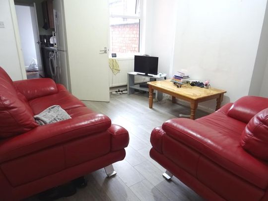 4 bedroom terraced house to rent - Photo 1