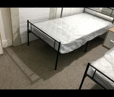 Room in a Shared House, Carlyle Road, E12 - Photo 1