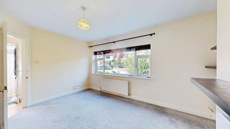 3 bedroom semi-detached house to rent - Photo 3