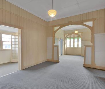 CHARMING SPACIOUS HOME CLOSE TO TOWN - Photo 2