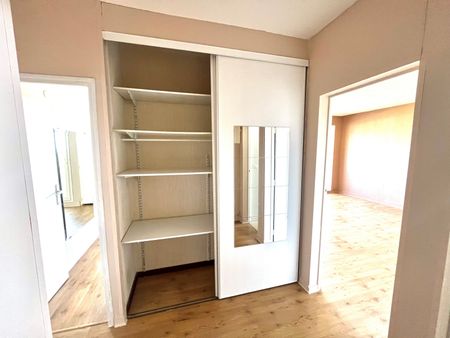 HYÈRES EST annonce de Location - Appartement T2 spacieux et lumineux - Photo 2