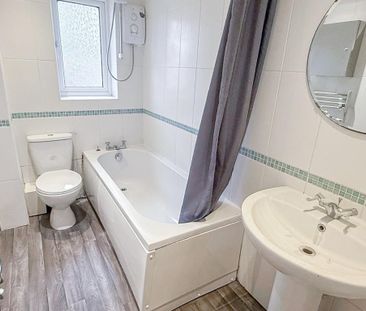 2 bedroom end of terrace house to rent - Photo 1