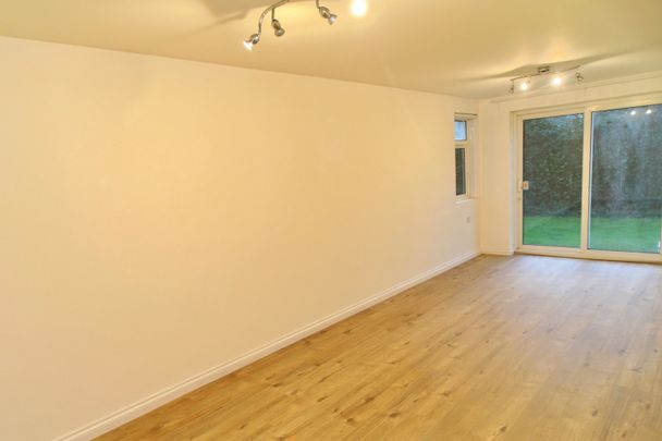 1 Bed Flat, Hanger View Way, W3 - Photo 1