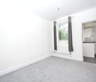 1 bedroom house - Photo 3