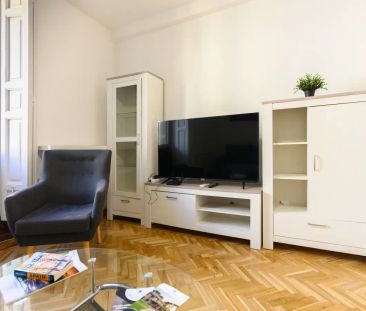 1-bedroom apartment for rent in Palacio, Madrid - Photo 6