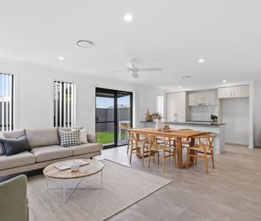 PRINSTINE THREE BEDROOM HOME , LOCATED IN PRIME LAKESIDE ESTATE - Photo 4