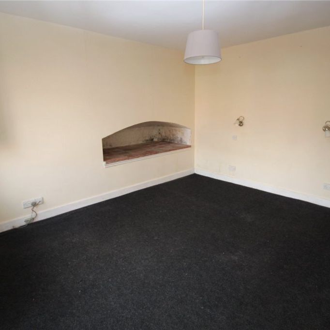 1 Bedroom Flat / Apartment - Bank Street, Bishops Waltham - Photo 1