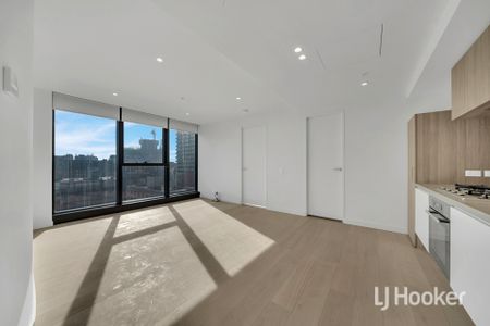 Stunning and Modern 2-Bedroom Apartment for Lease! - Photo 2