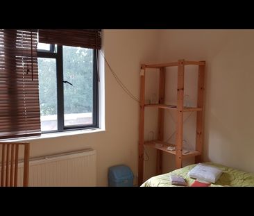 2 Bed Flat, Kingsbridge Avenue, W3 - Photo 6