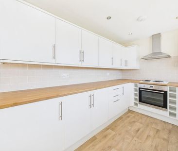 2 bedroom detached bungalow to rent - Photo 2