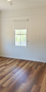 Charming 2 Bedroom Cottage on Large Block - Photo 4