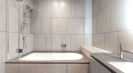 Elegant Two-Bedroom Mews Home in the Heart of Marylebone  W1 - Photo 5