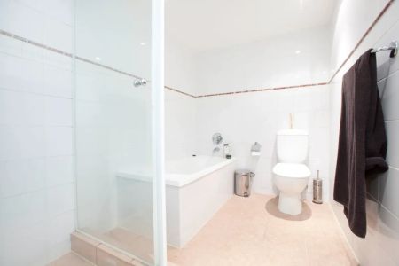 Modern Coastal Living in the Heart of Manly - Photo 4