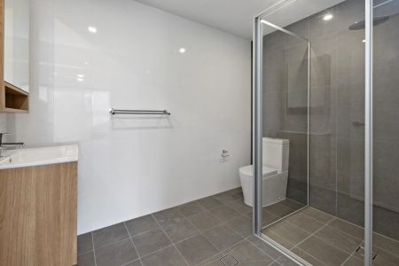 Beautiful Executive Apartment! - Photo 4