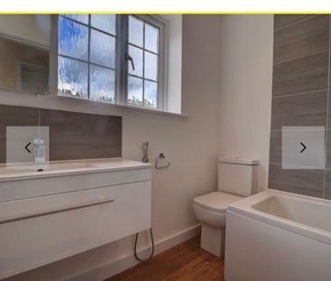 5 bedroom detached house to rent - Photo 4