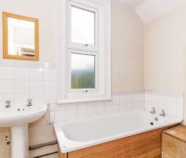 4 bedroom terraced house to rent - Photo 6