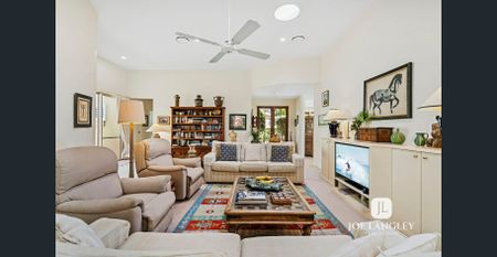 Fully Furnished Noosa Springs Villa - Photo 2