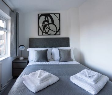 2 Bed, House - Photo 2