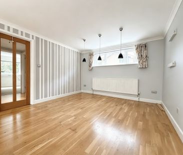 The Marles, Exmouth - Photo 2