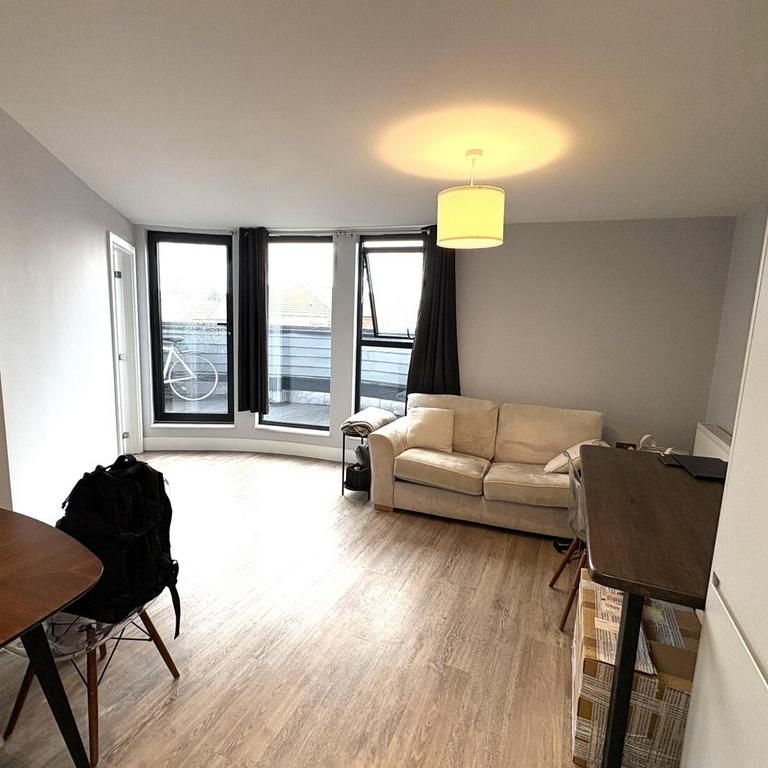 1 bedroom flat to rent - Photo 1